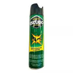 Insecticida Escudo x360 ml. Mata Polillas y Larvas